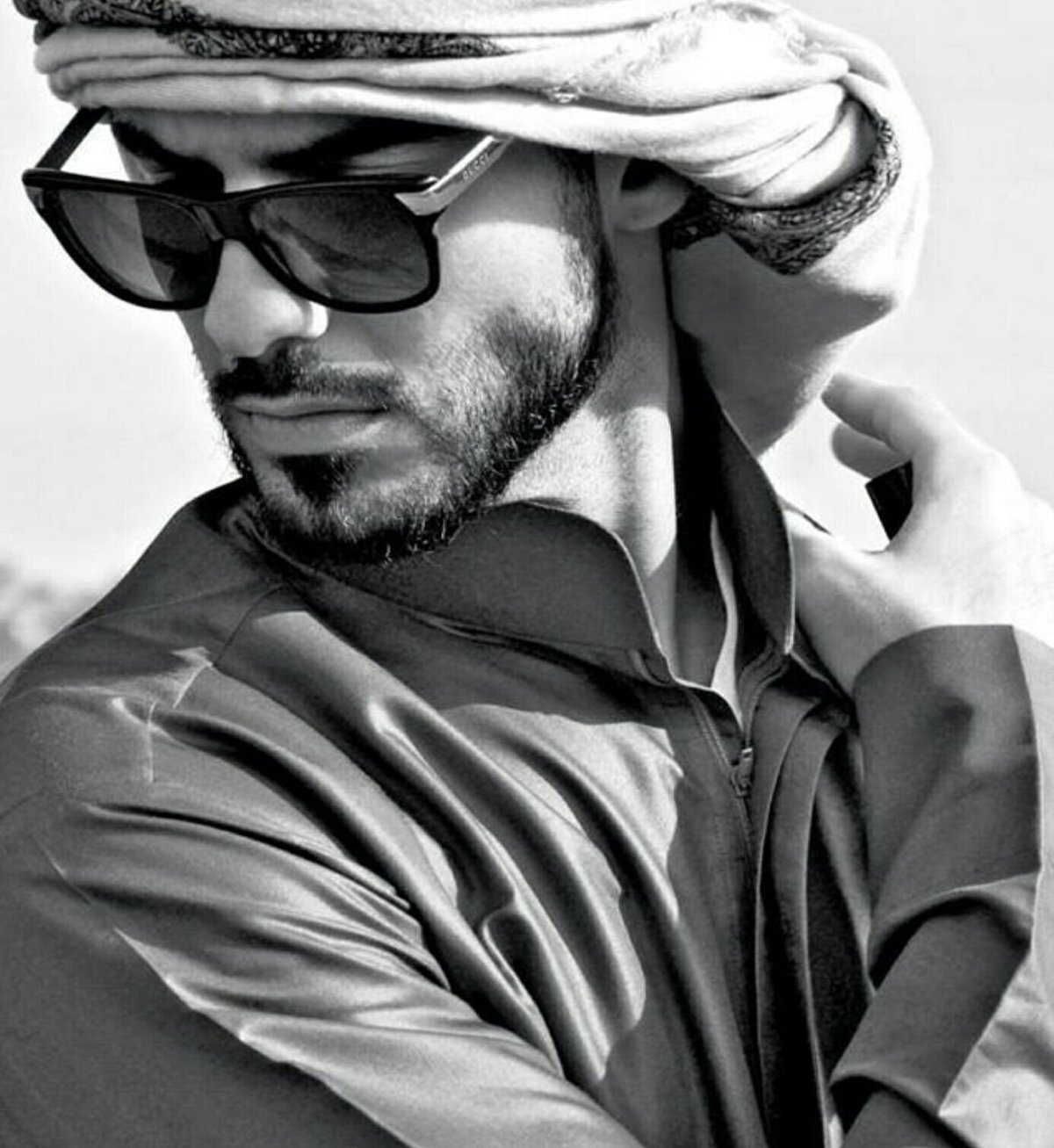 Мужик в капюшоне