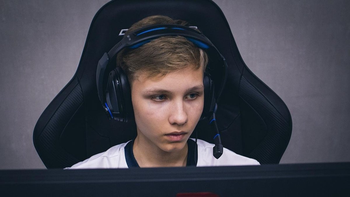 Бро тебе надо тренироваться