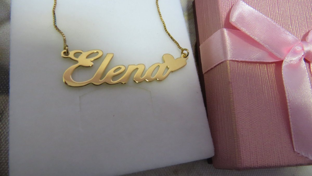 Имя Елена на красивом фоне