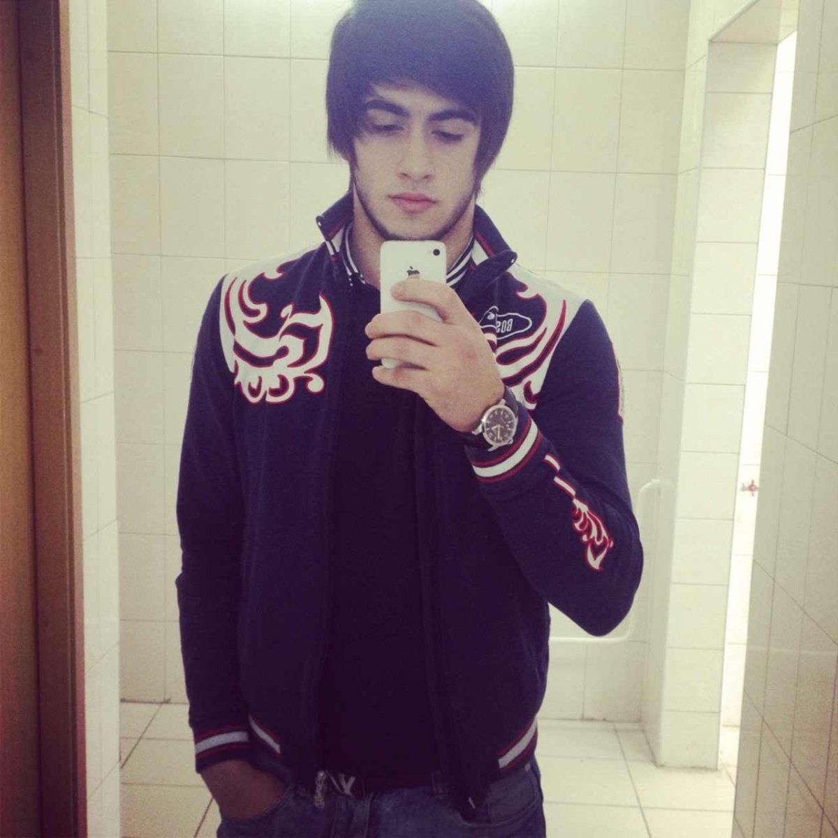 Кавказский мужик со спины