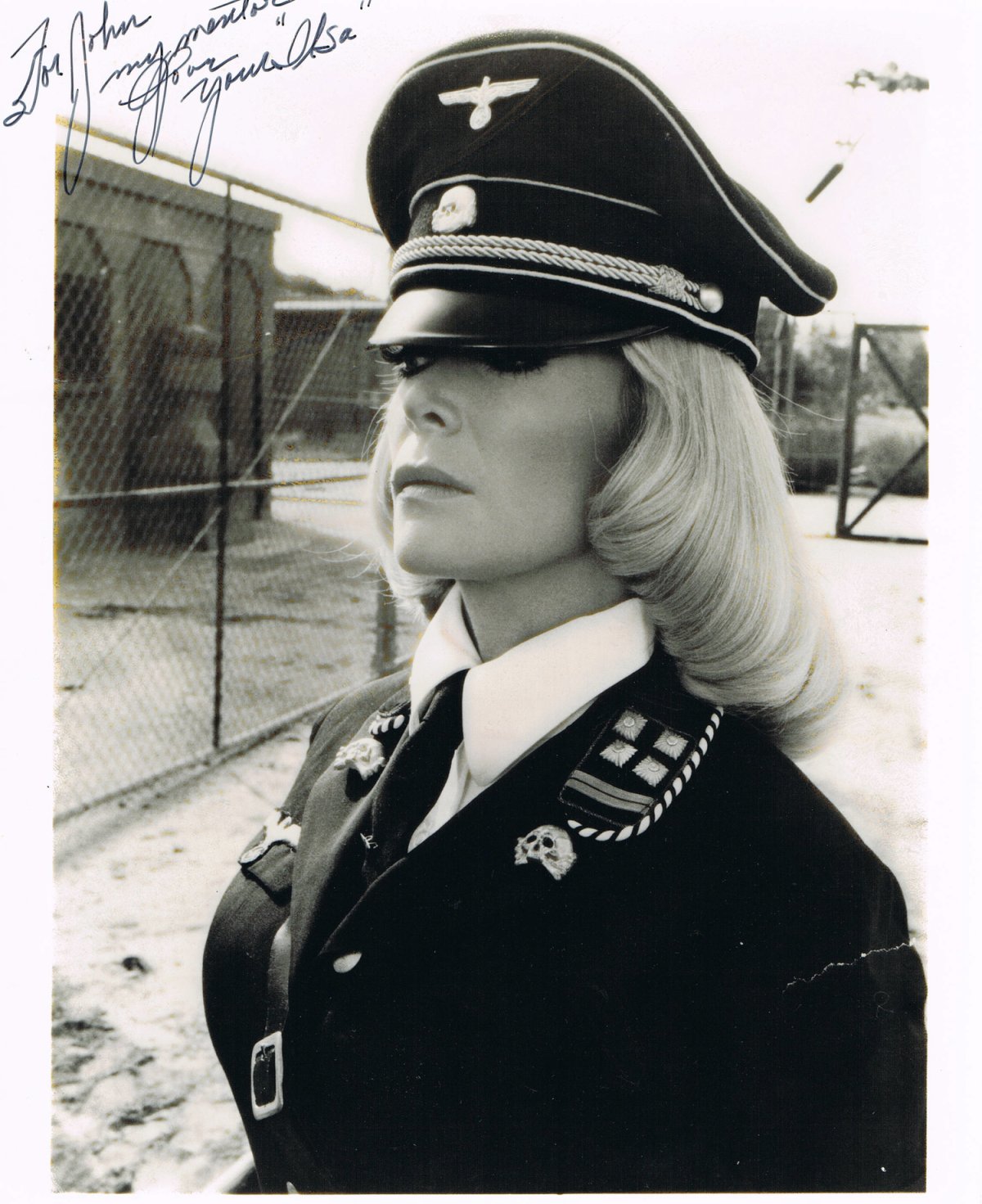 Девушка в машине