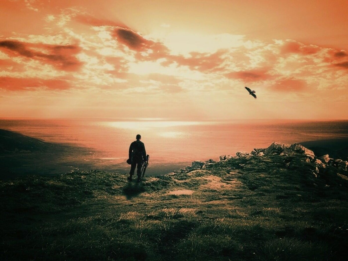 Парень на закате