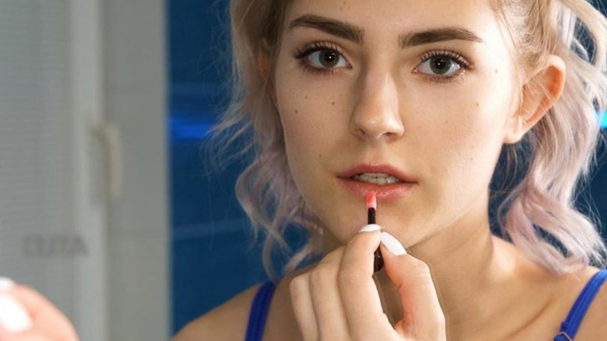 Ева Элфи 2022