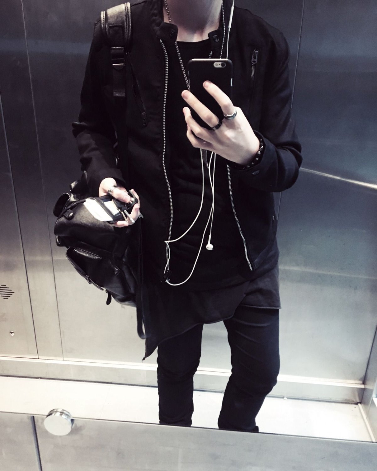 Спящий Manu Rios