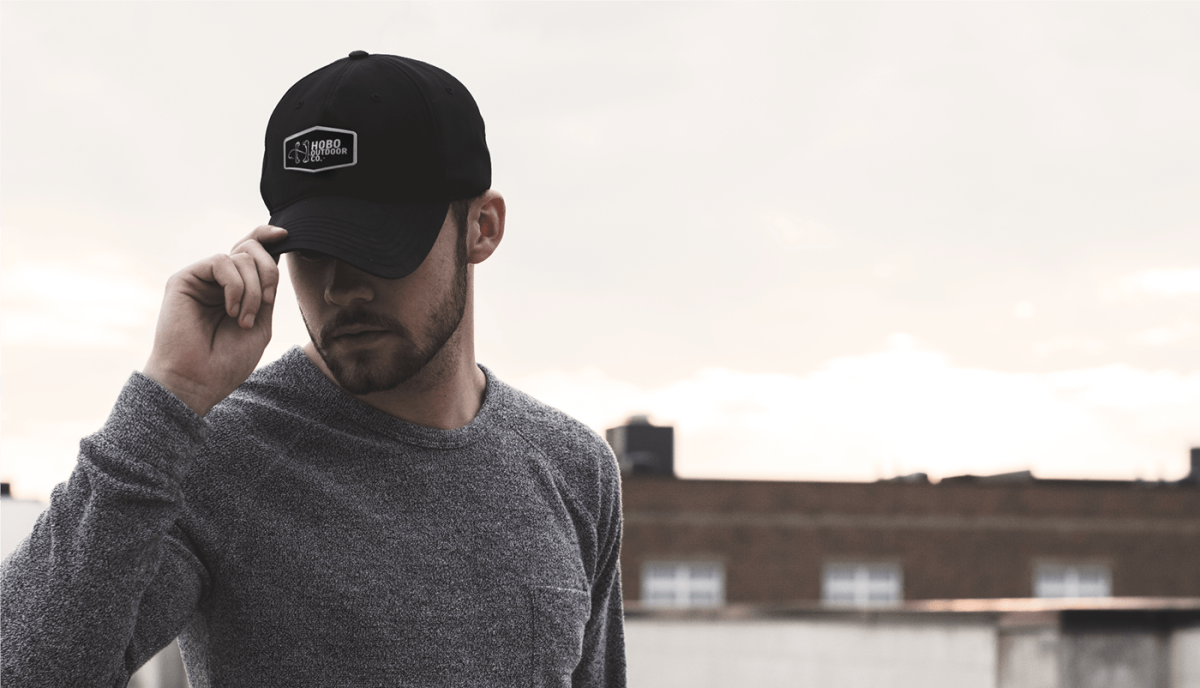 Парень в кепке