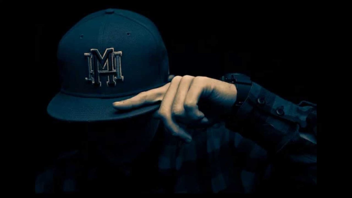 Размытый силуэт мужчины