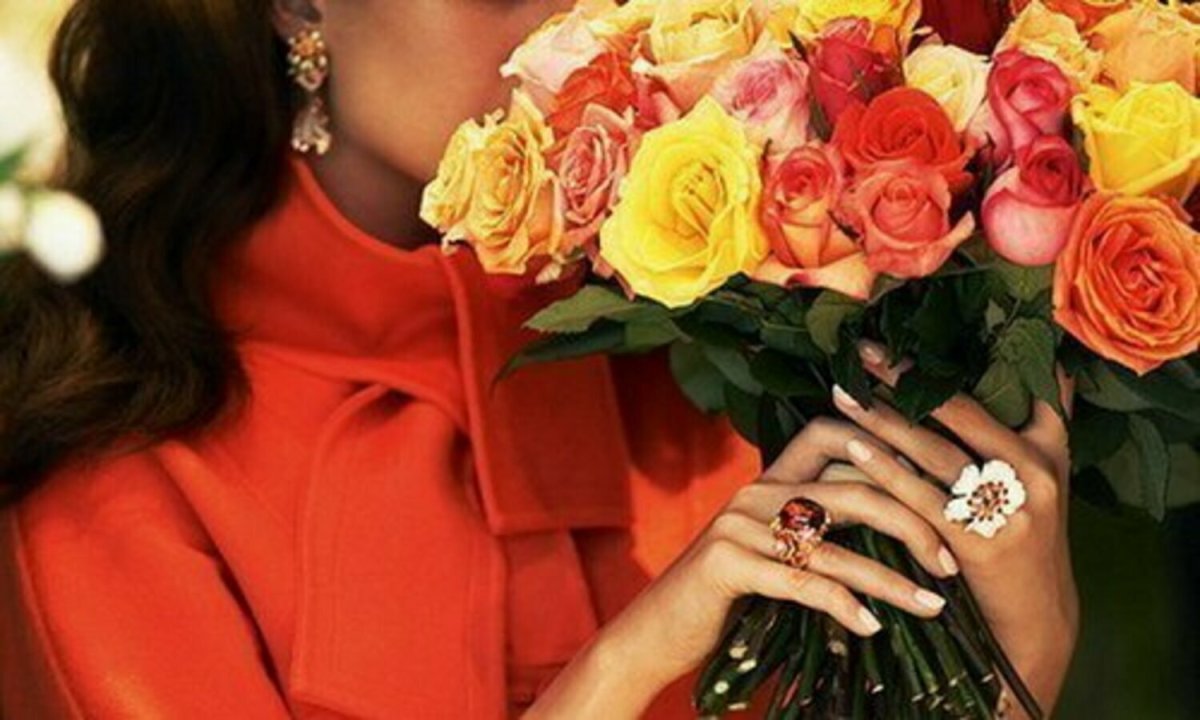 Весна девушка со спины