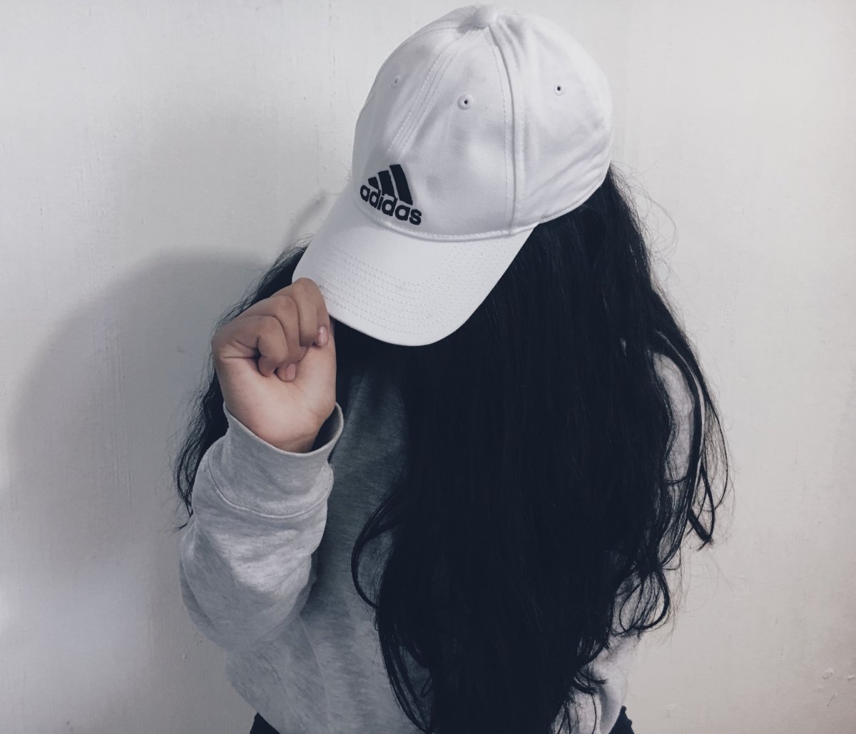 Брюнетка со спины