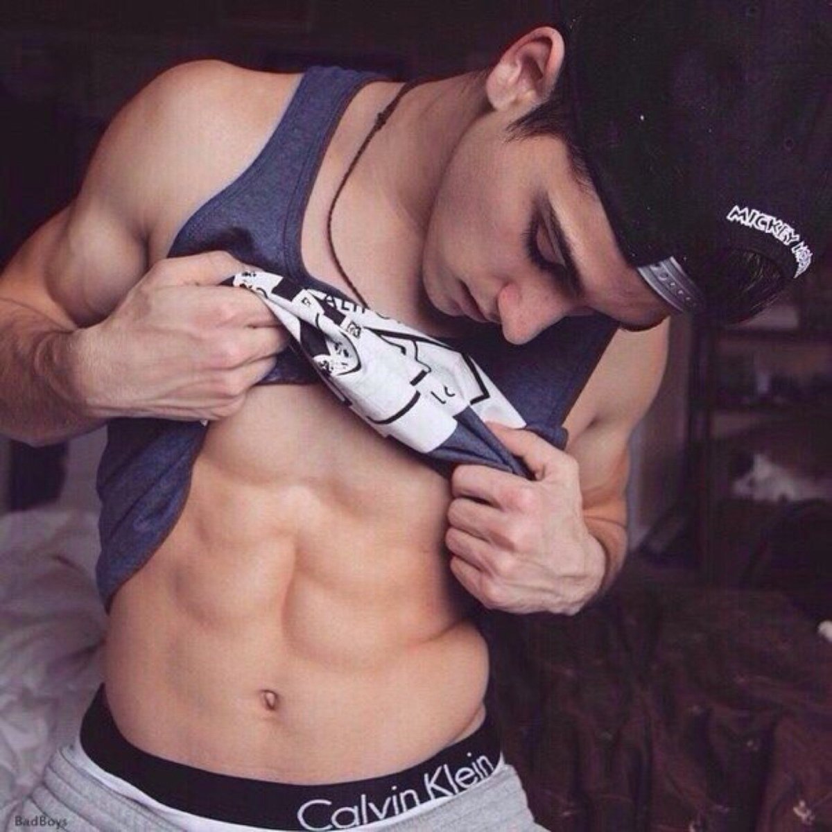 Парень в дыму