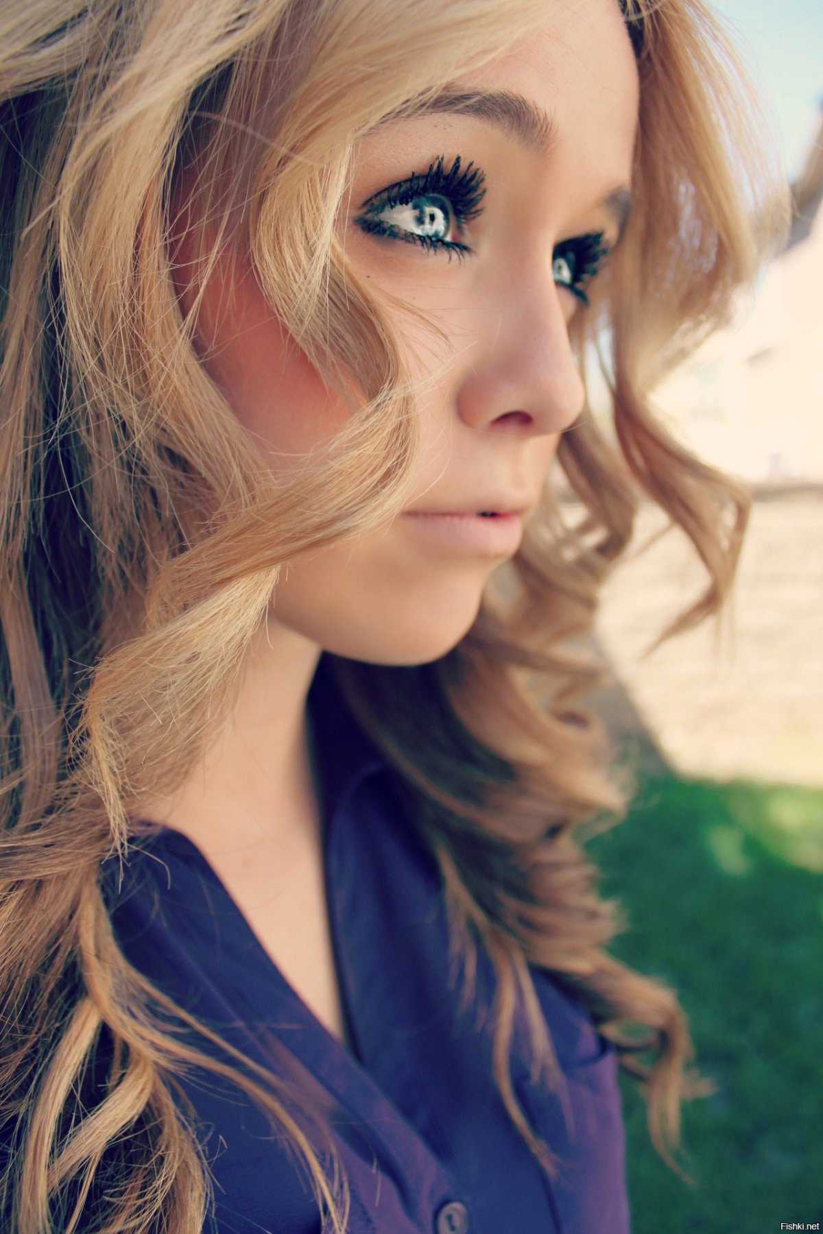 Девочка с большими глазами