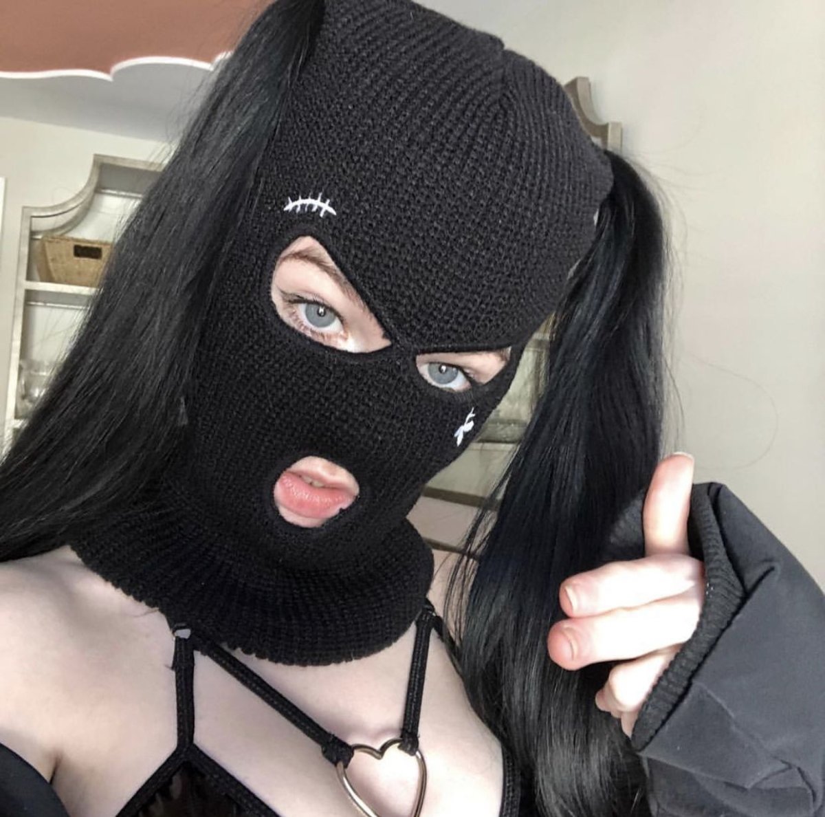 Необычные арты девушек