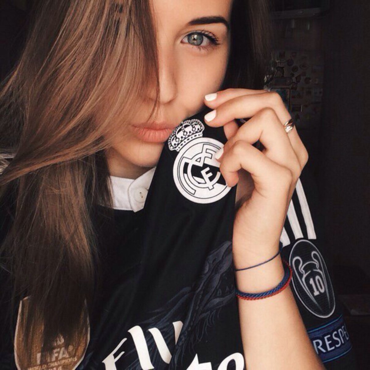 Девушка в Балаклаве