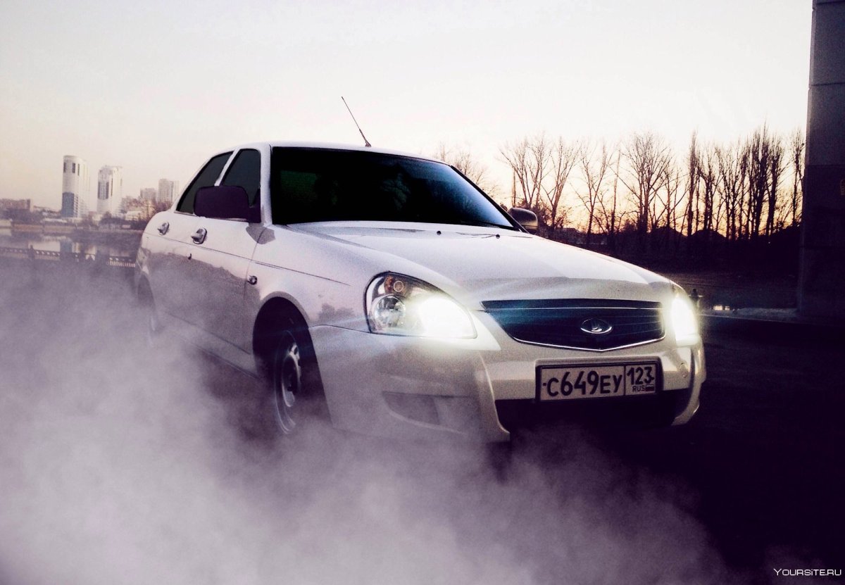 Приора Бродяга белая