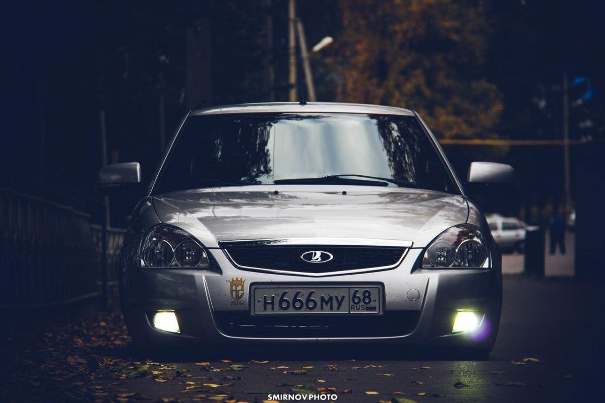 Приора черная 152 регион