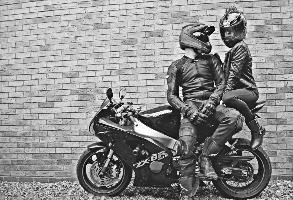Пары на мотоциклах