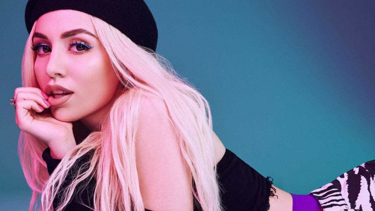 Ava Max "Heaven & Hell"