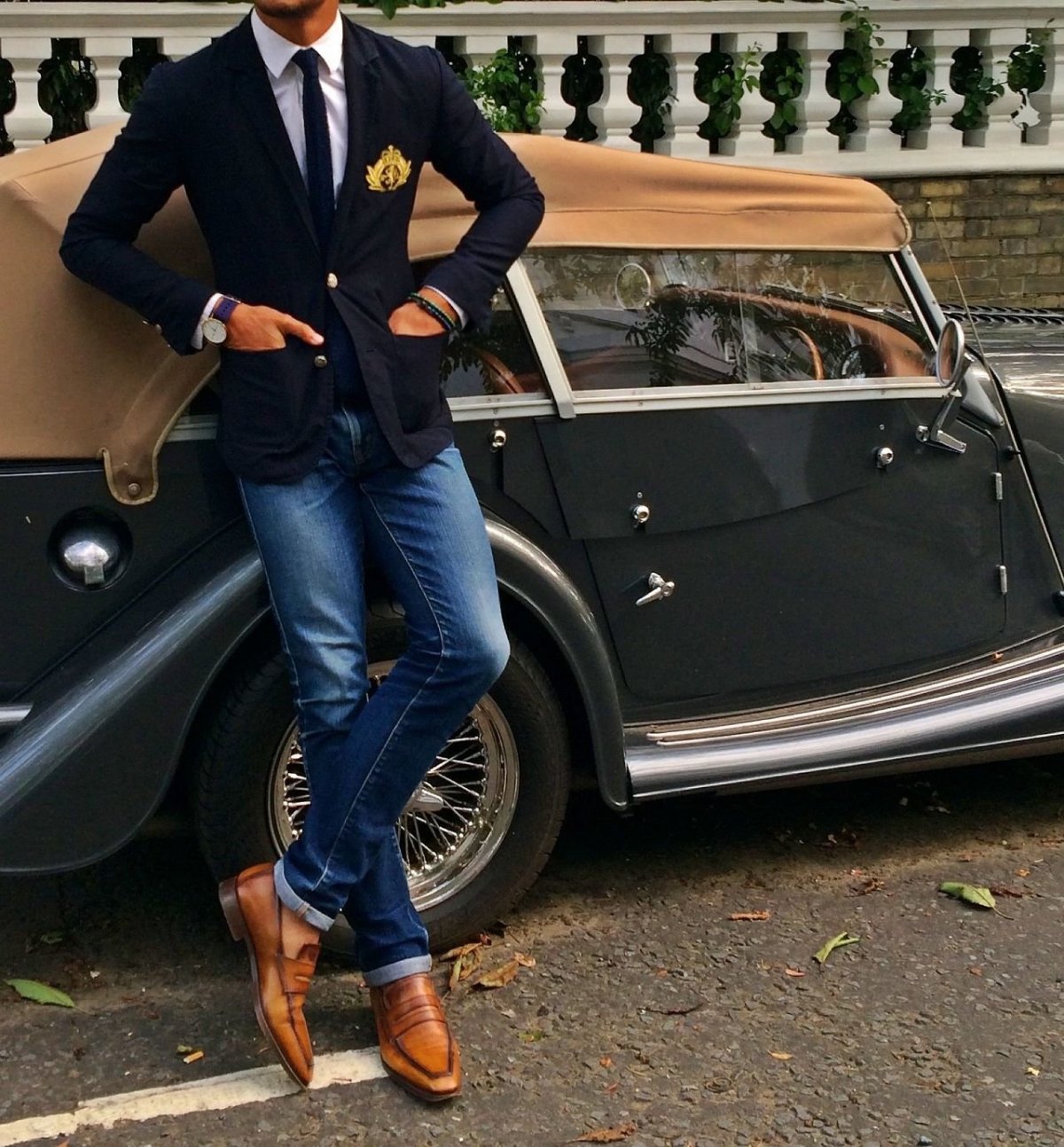 Мужчина с головой Льва