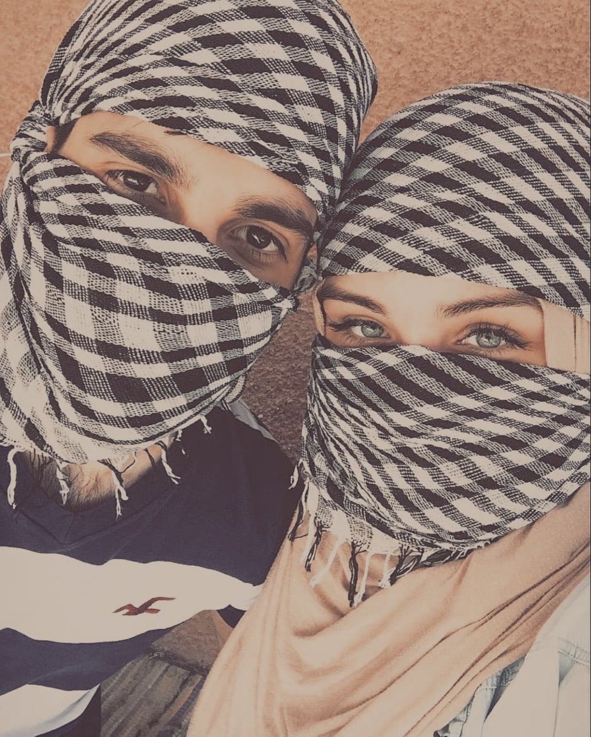 Пары в хиджабе