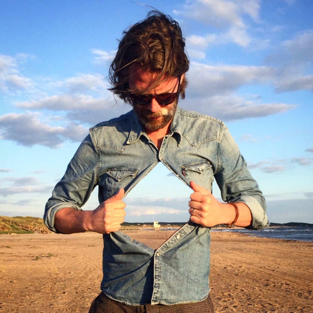 Кавказцы в кожаных куртках